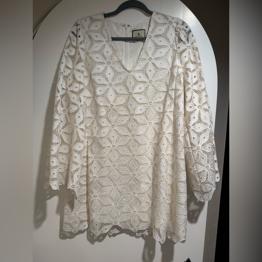 TUCKERNUCK $248 White Floral Lace Camilla Dress, Size M - Picture 6 of 15